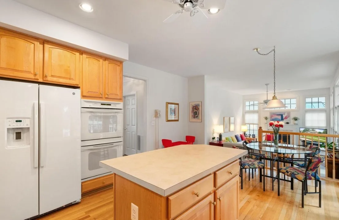 Before - Kitchen refacing & countertops in Alexandria, VA