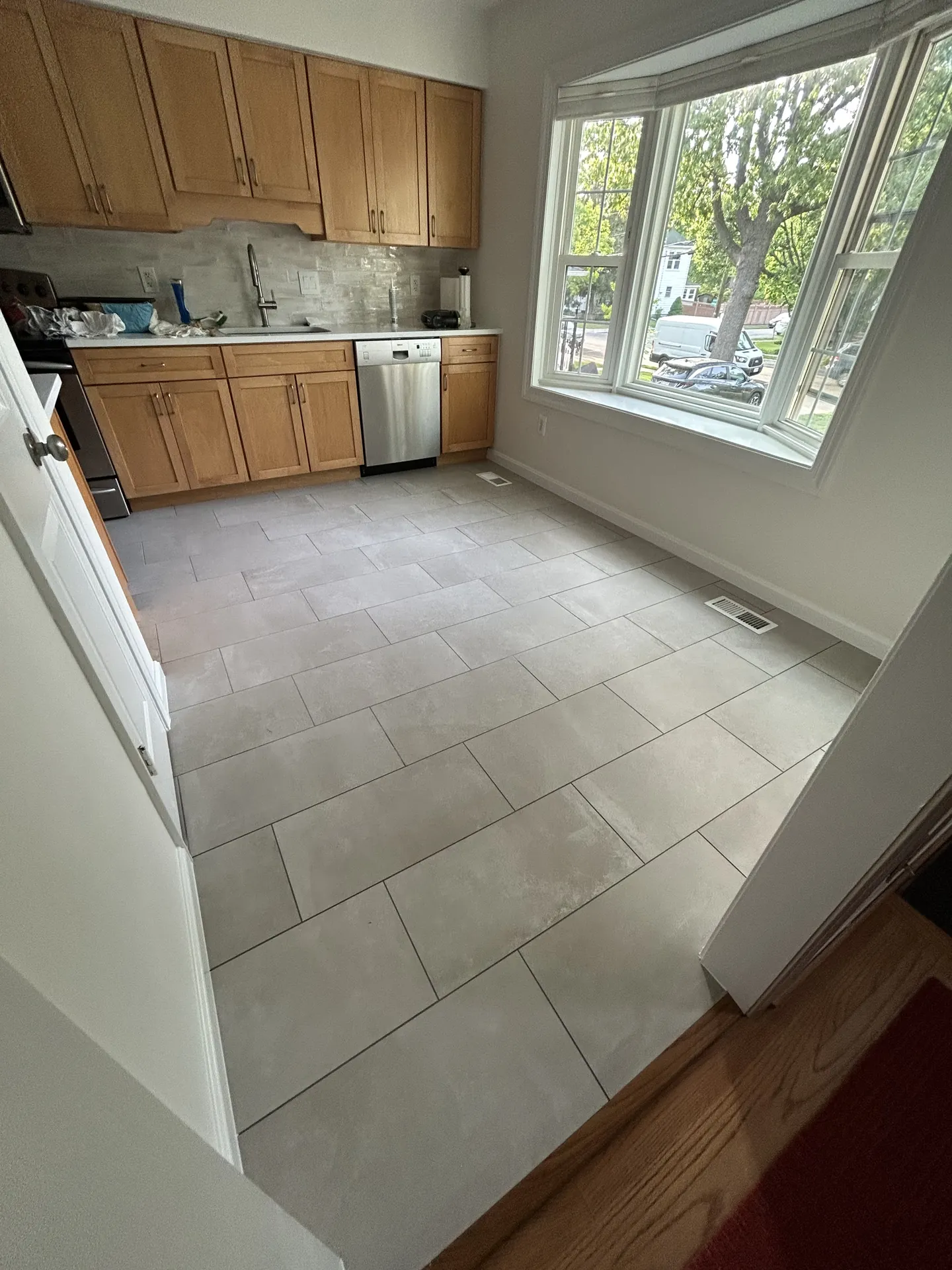 Countertops, backsplash & floor tile in Alexandria, VA by Kitchen Design Center — view 3