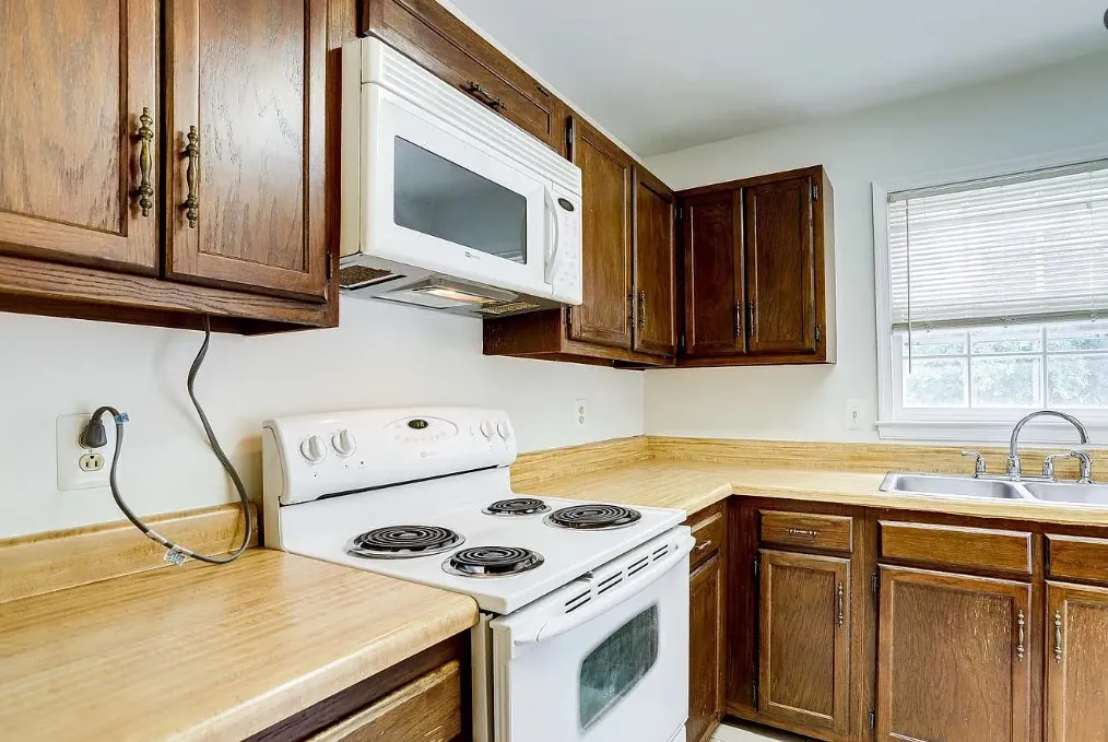 Before - Kitchen remodel in Springfield, VA