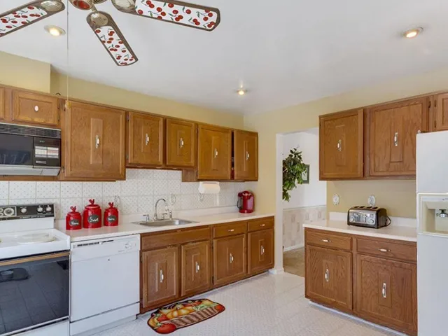 Kitchen remodel in Northern Virginia, VA by Kitchen Design Center — view 6